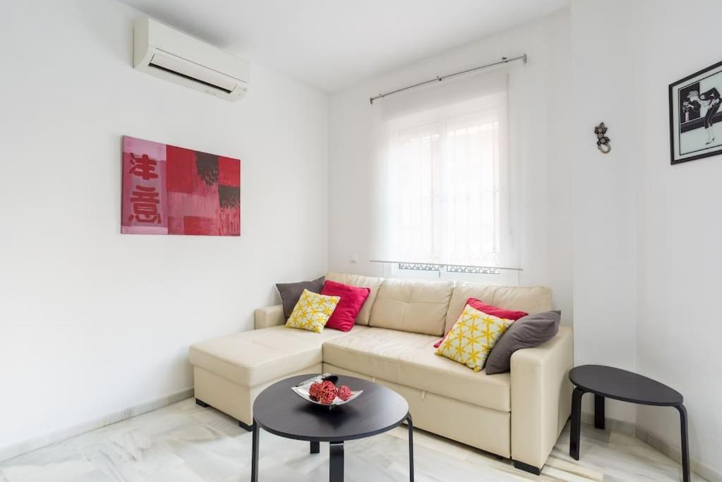 Bright, Quiet And Nice Ground Floor In The Center Málaga Buitenkant foto
