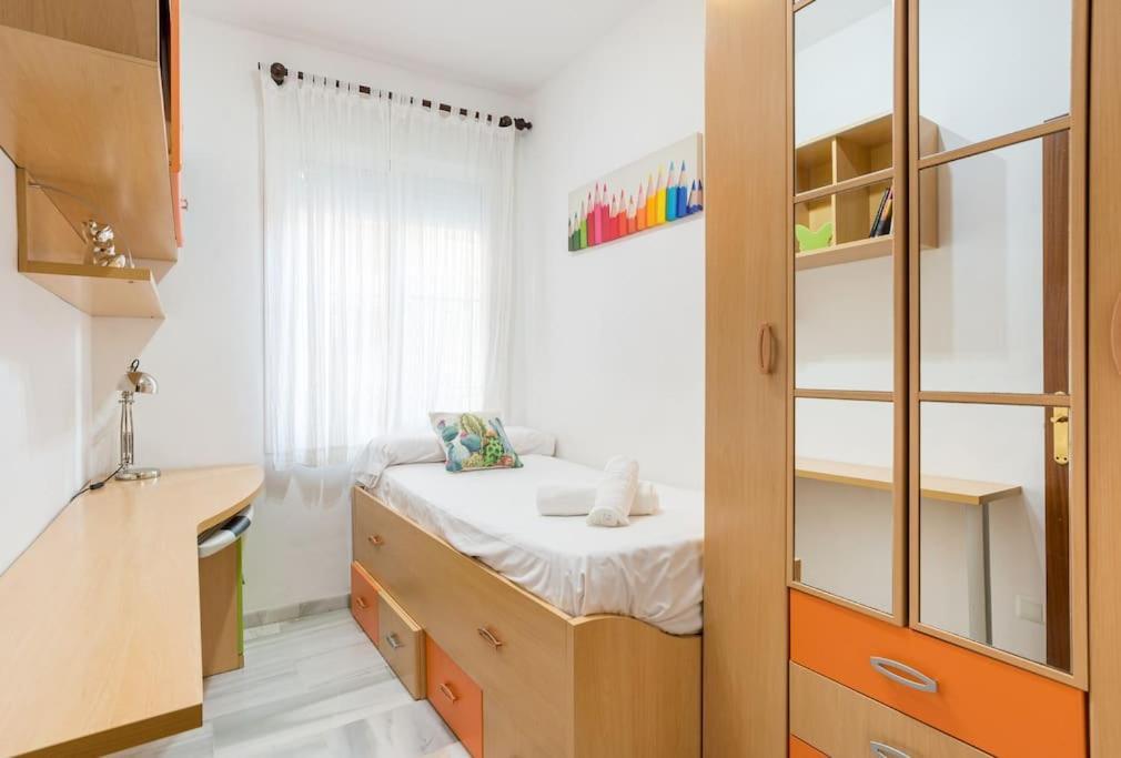 Bright, Quiet And Nice Ground Floor In The Center Málaga Buitenkant foto