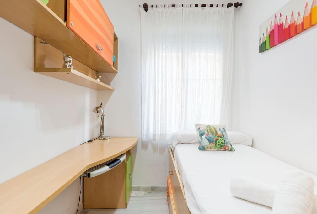 Bright, Quiet And Nice Ground Floor In The Center Málaga Buitenkant foto